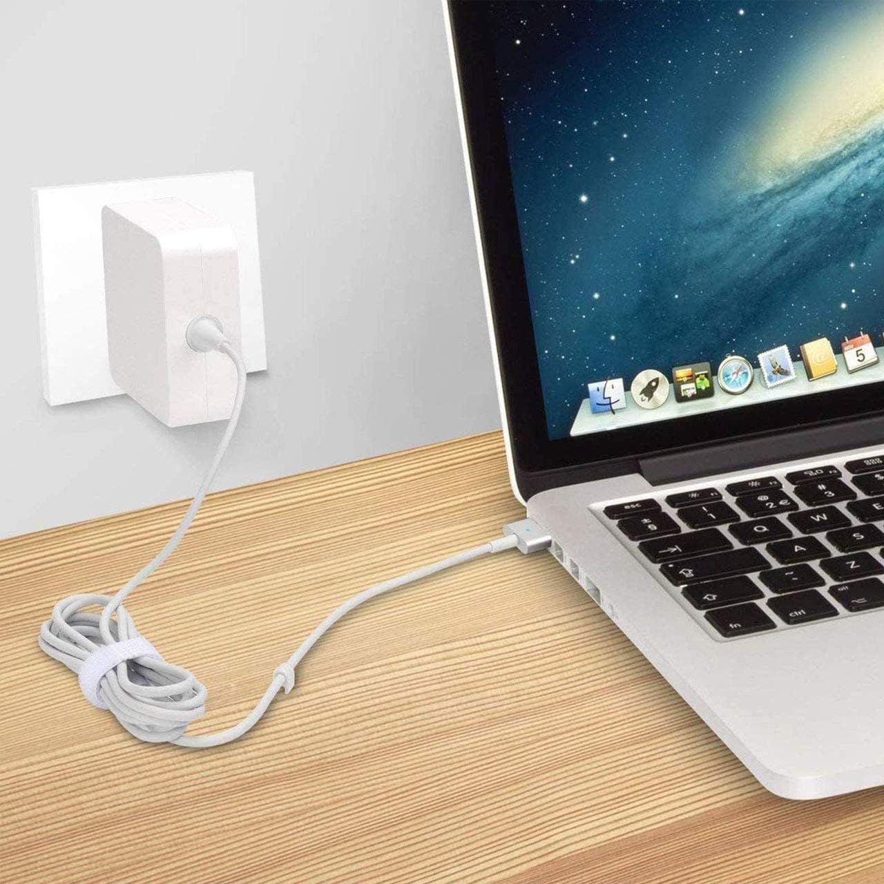 Read more about the article Reviewing and Comparing 8 Chargers for MacBook Pro and MacBook Air